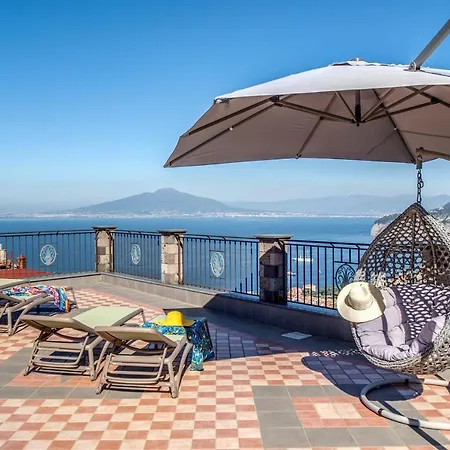 Villa Caruso Private Heated Pool & Sea View