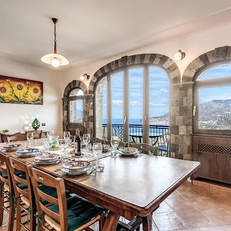 Caruso Private Heated Pool & Sea View Villa Sorrent